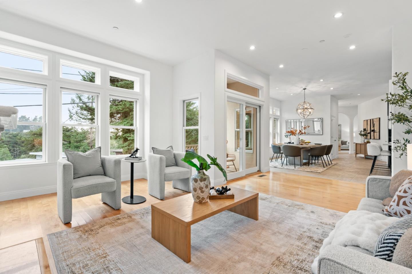 2220 Arrowhead Drive