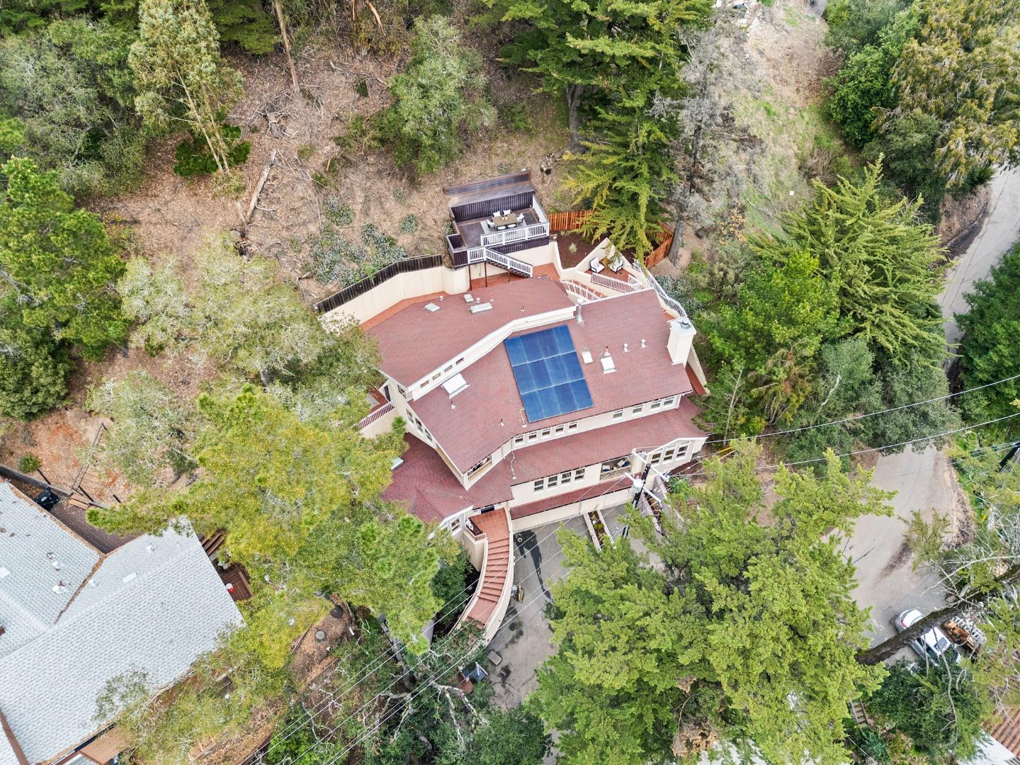 2220 Arrowhead Drive