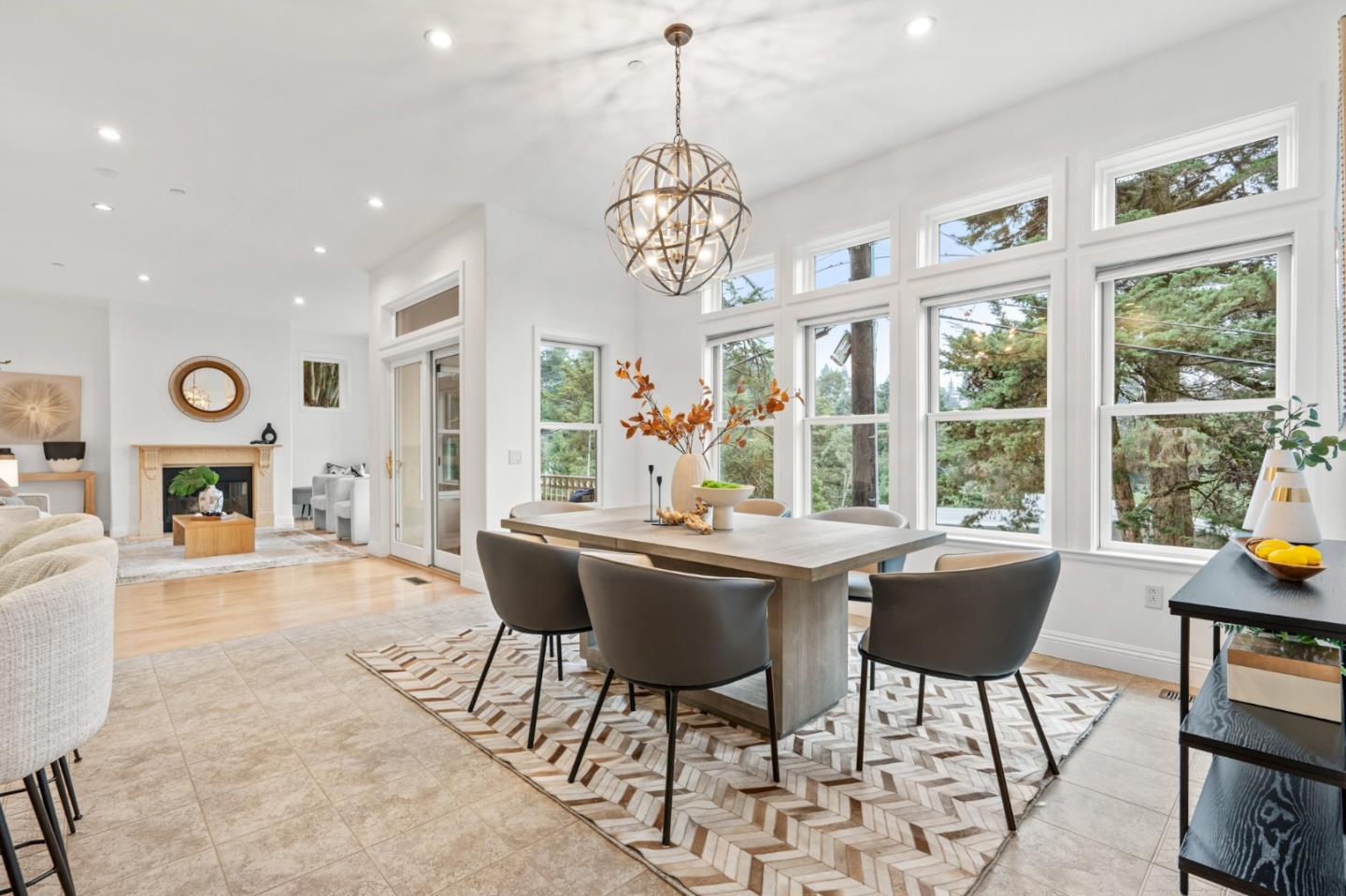 2220 Arrowhead Drive