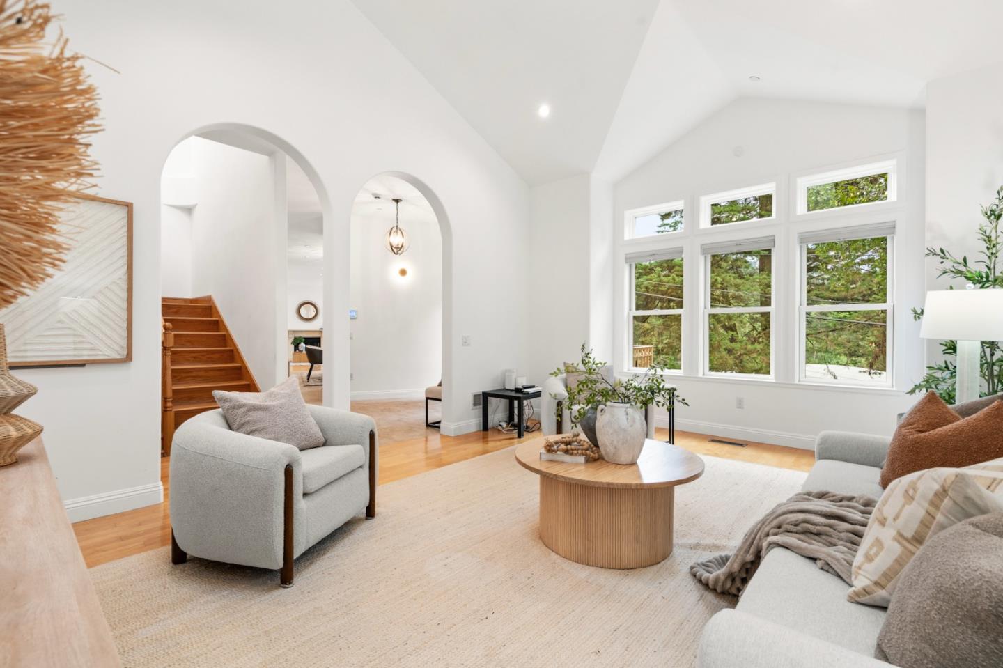 2220 Arrowhead Drive