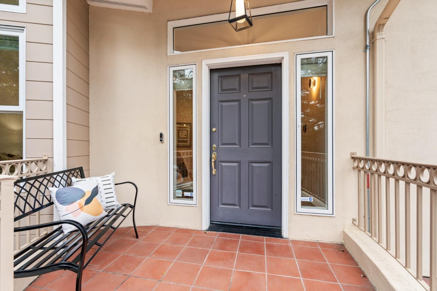 2220 Arrowhead Drive