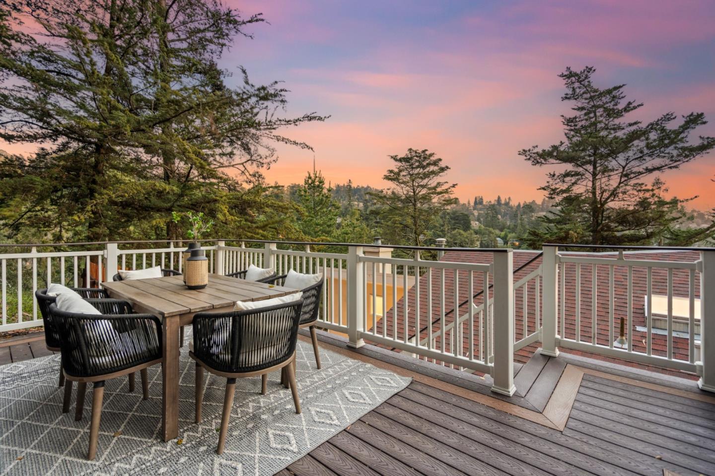 2220 Arrowhead Drive