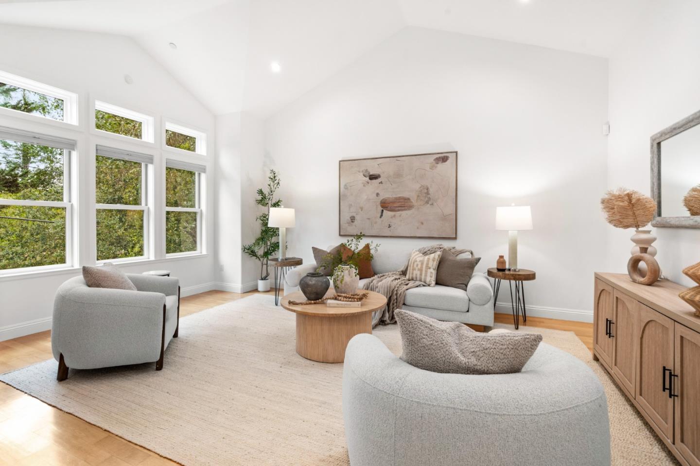 2220 Arrowhead Drive