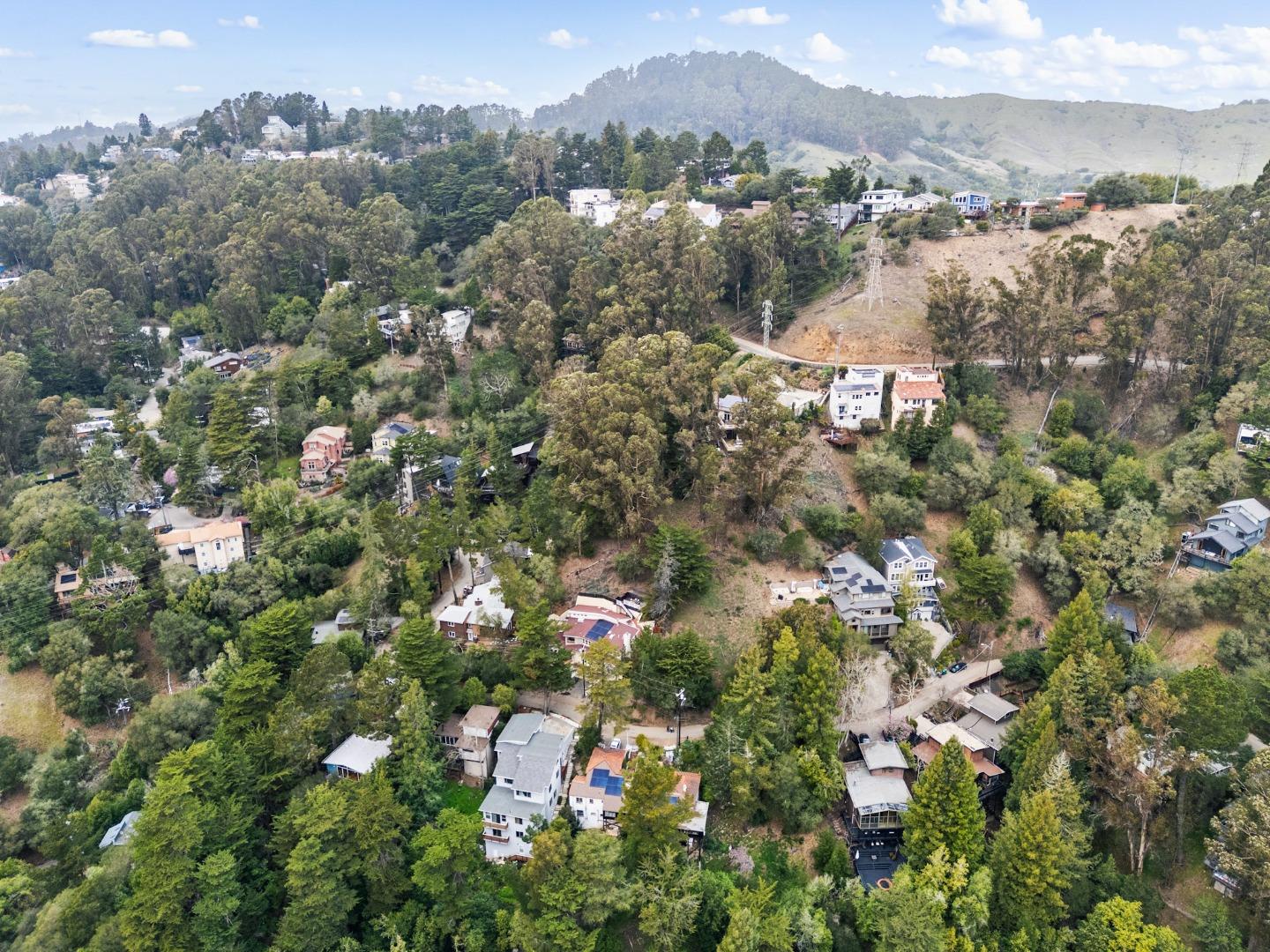 2220 Arrowhead Drive