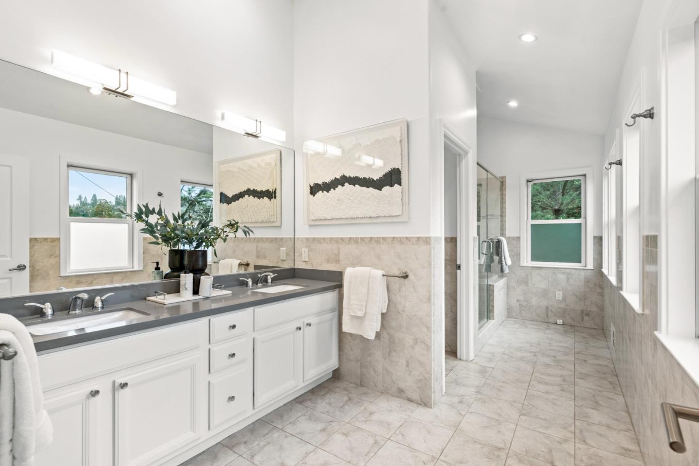 2220 Arrowhead Drive