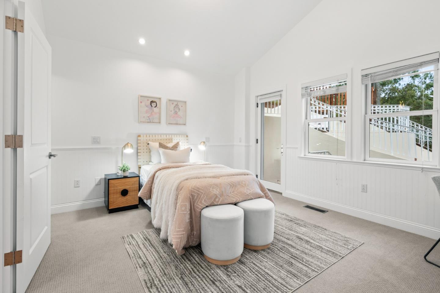 2220 Arrowhead Drive