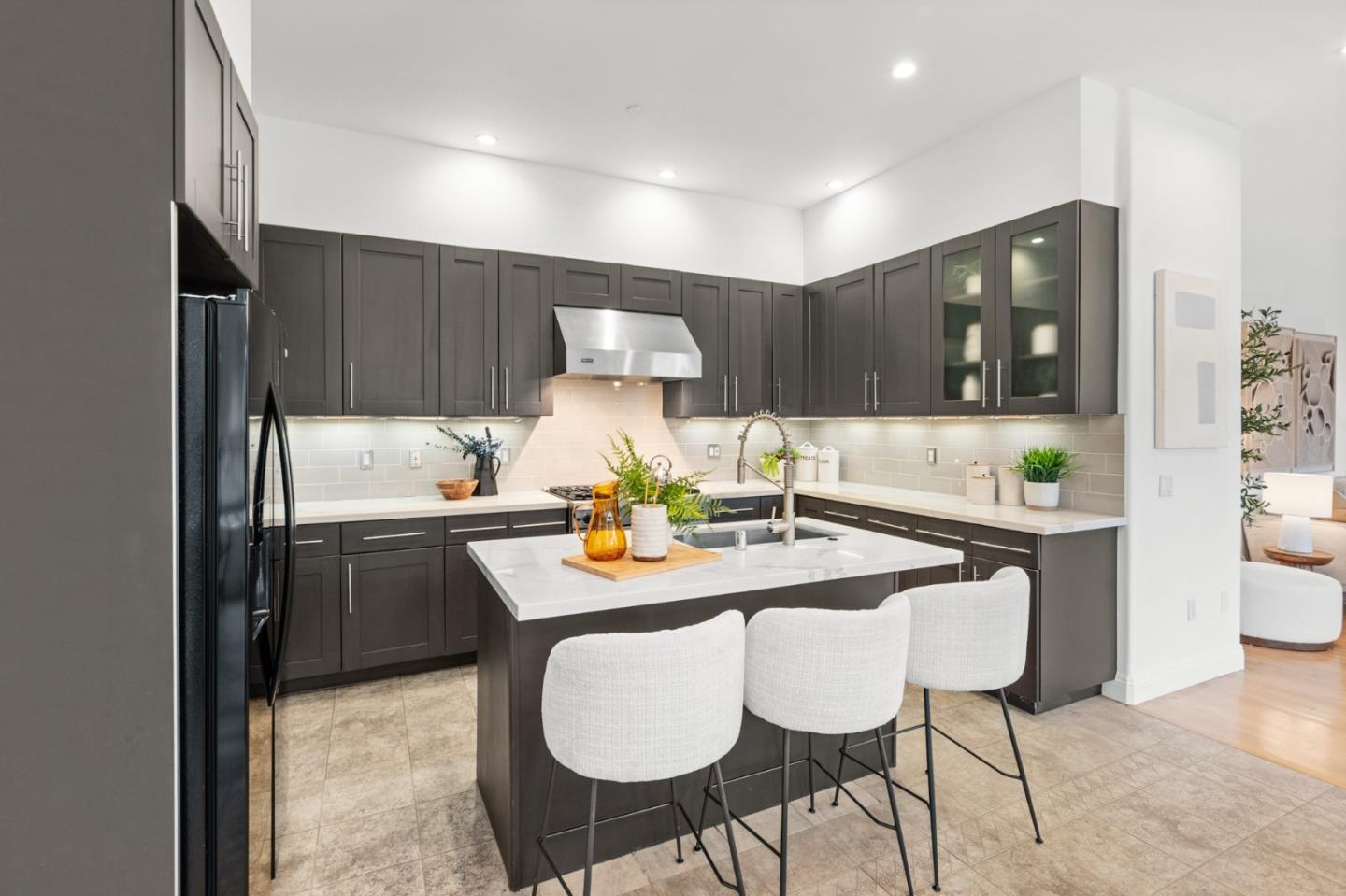 2220 Arrowhead Drive