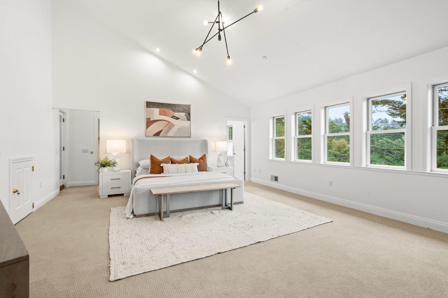 2220 Arrowhead Drive