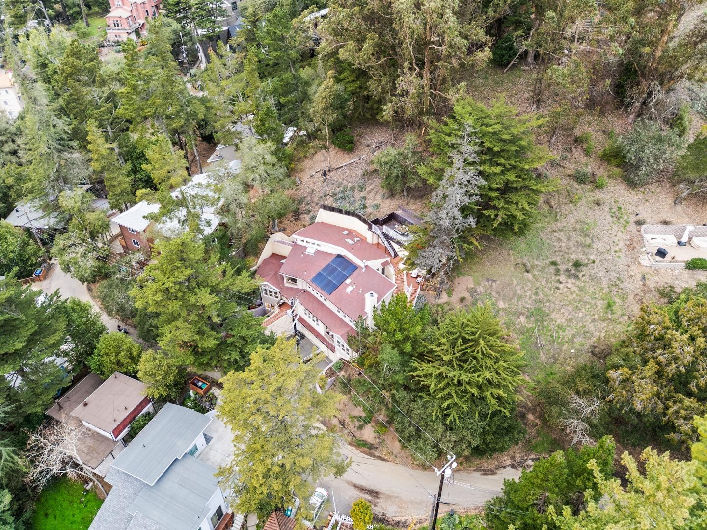 2220 Arrowhead Drive