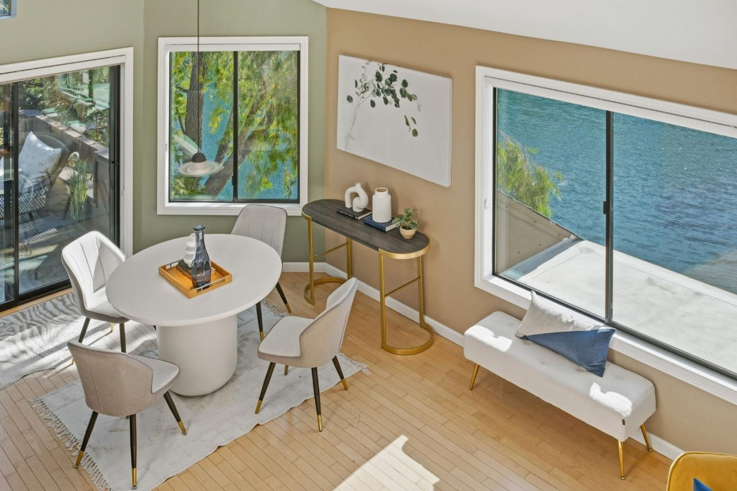 953 Shoreline Drive
