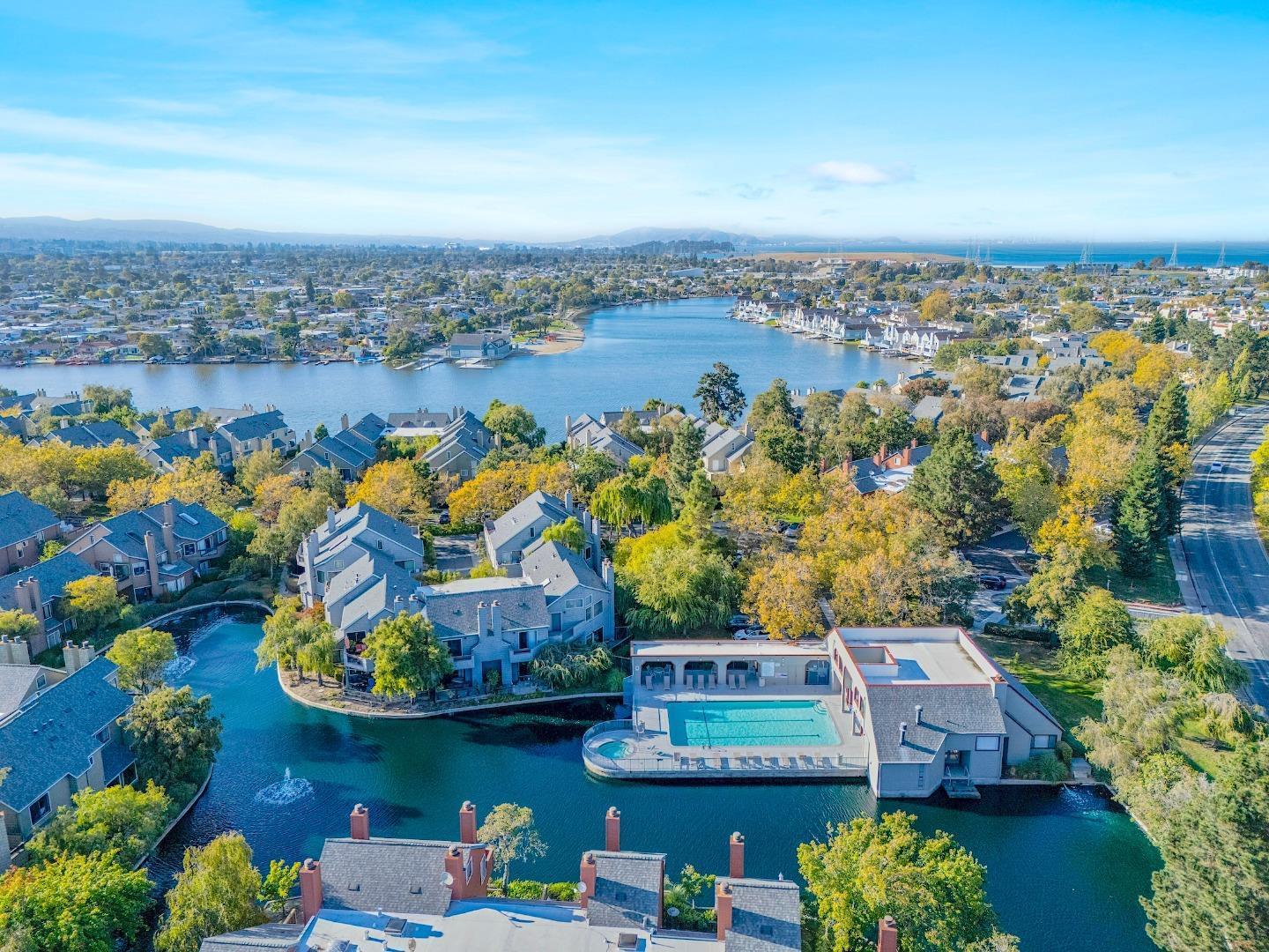 953 Shoreline Drive