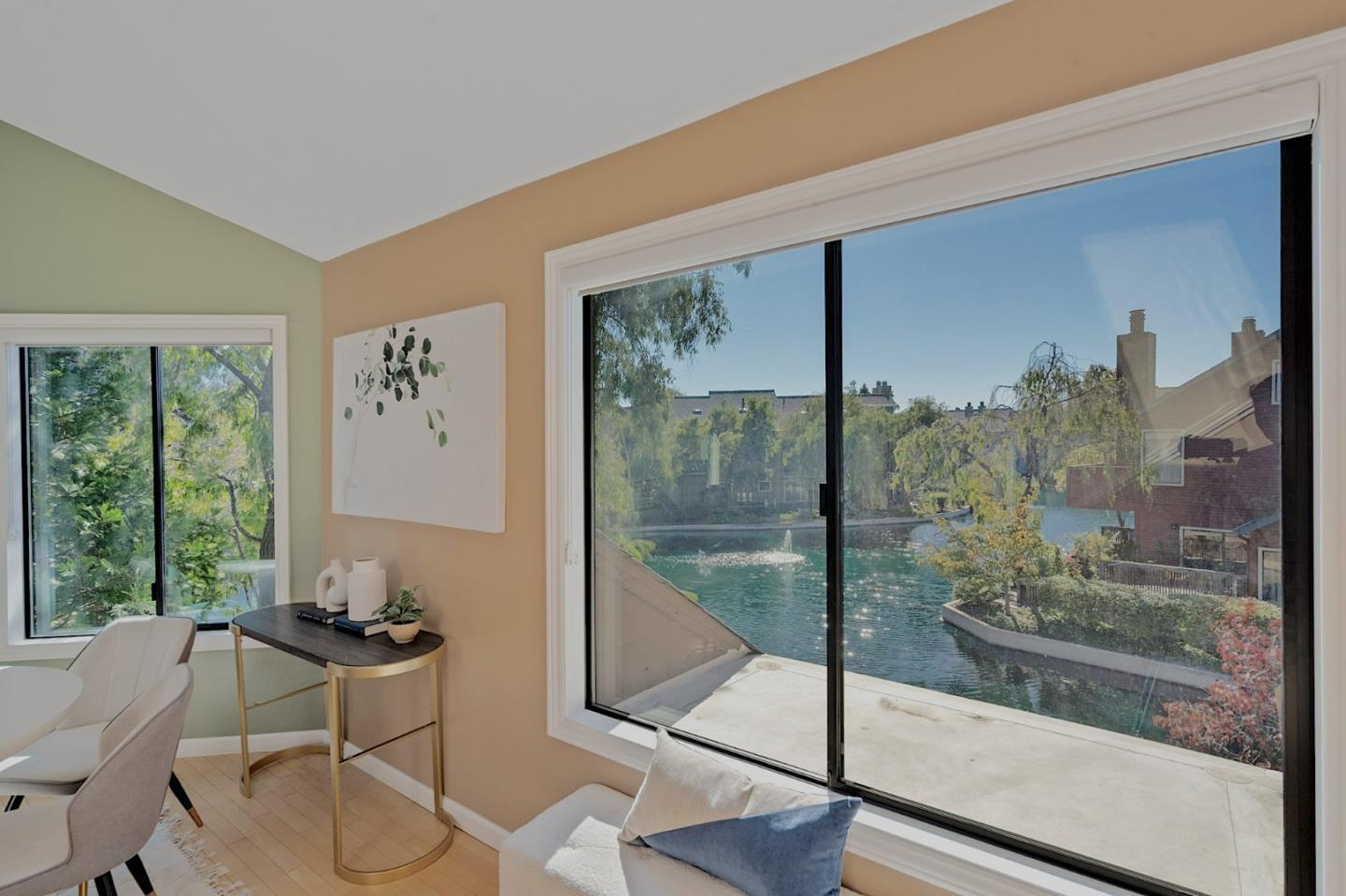 953 Shoreline Drive
