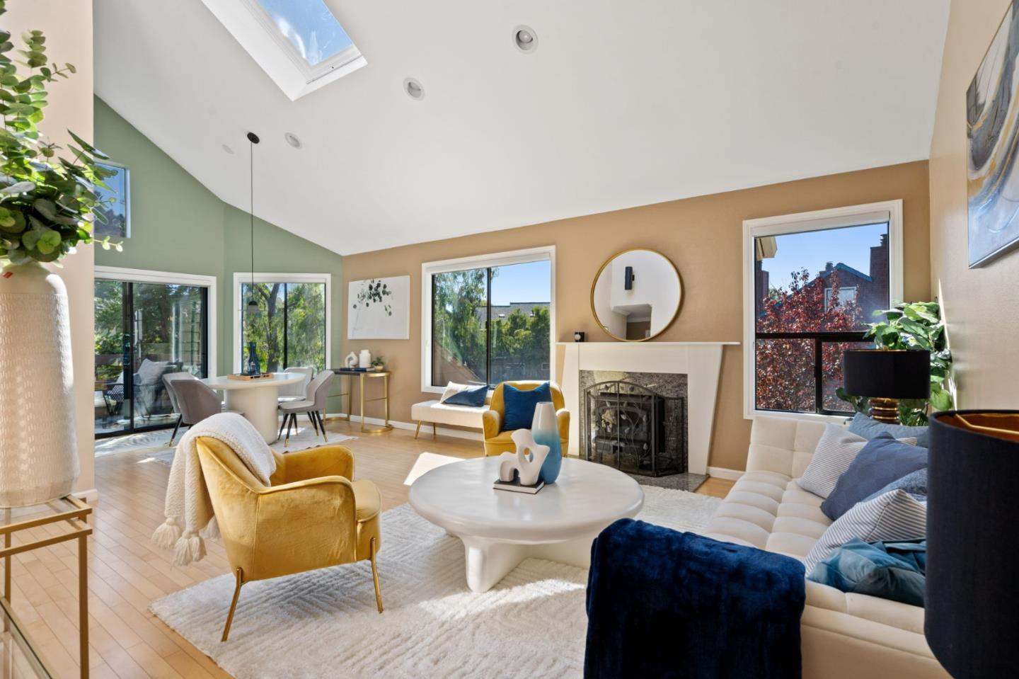 953 Shoreline Drive