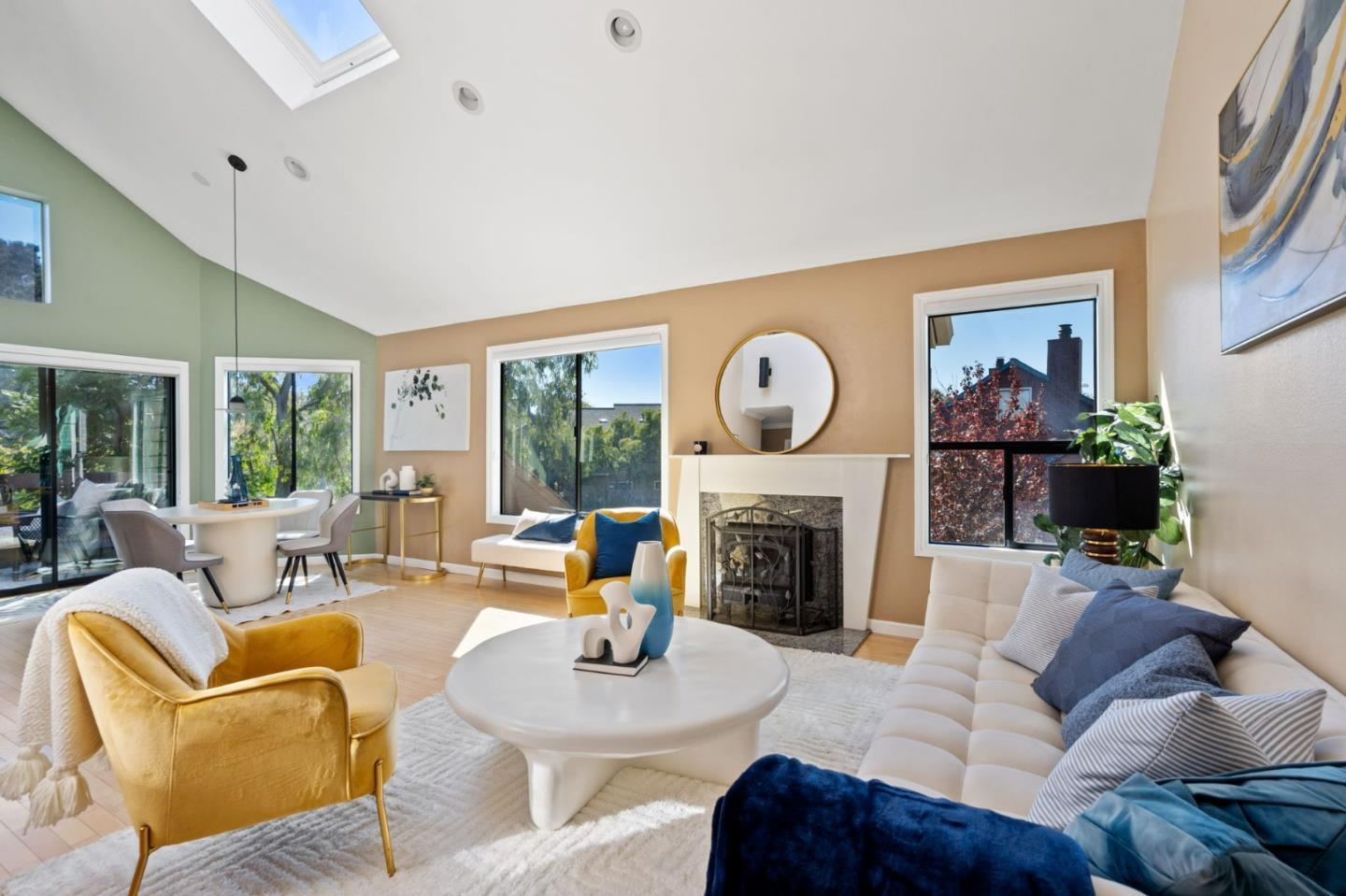 953 Shoreline Drive