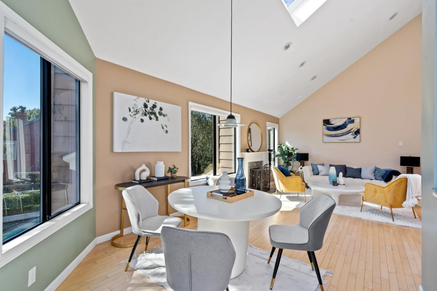 953 Shoreline Drive