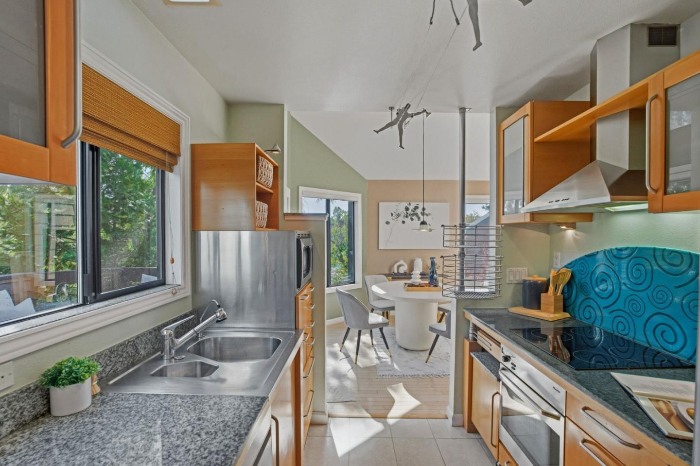 953 Shoreline Drive