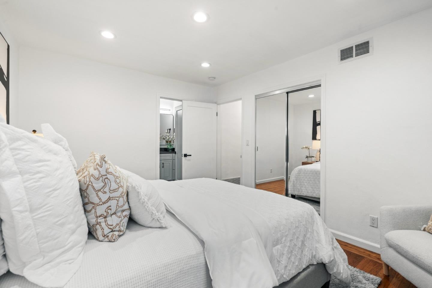 223 San Carlos Avenue