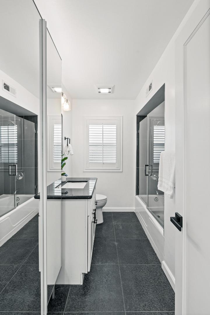 223 San Carlos Avenue