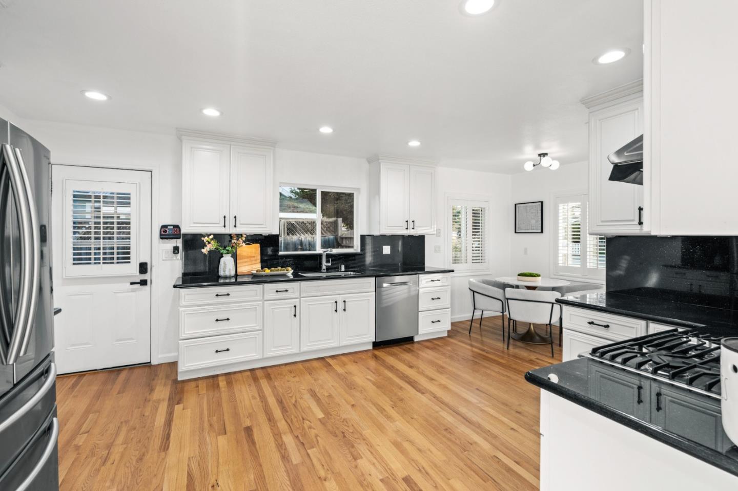 223 San Carlos Avenue