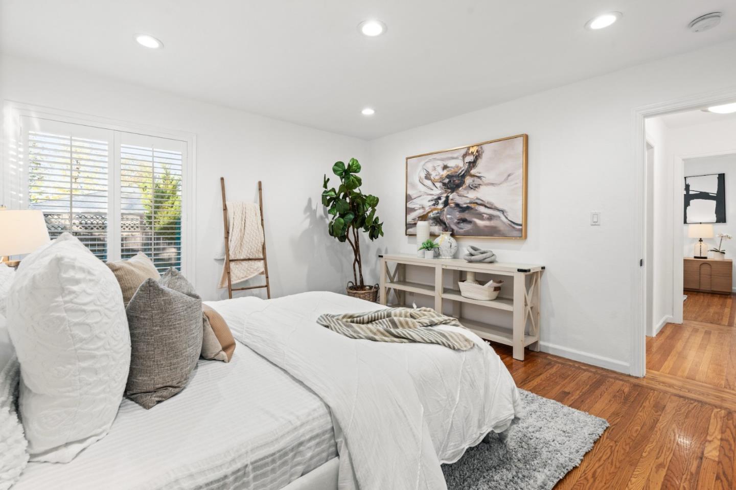 223 San Carlos Avenue