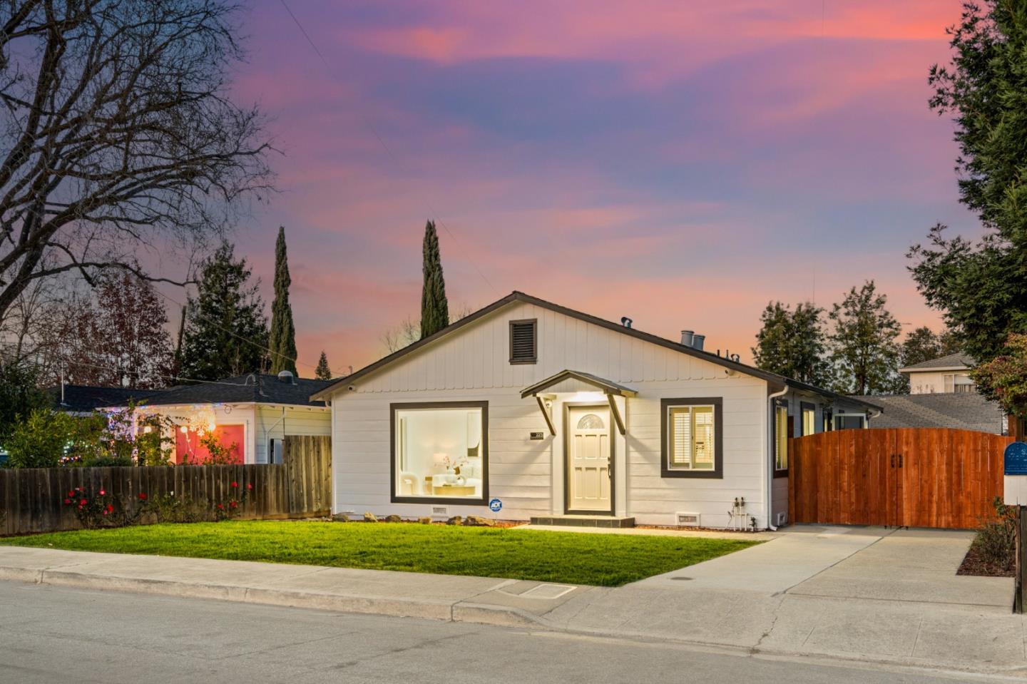 223 San Carlos Avenue