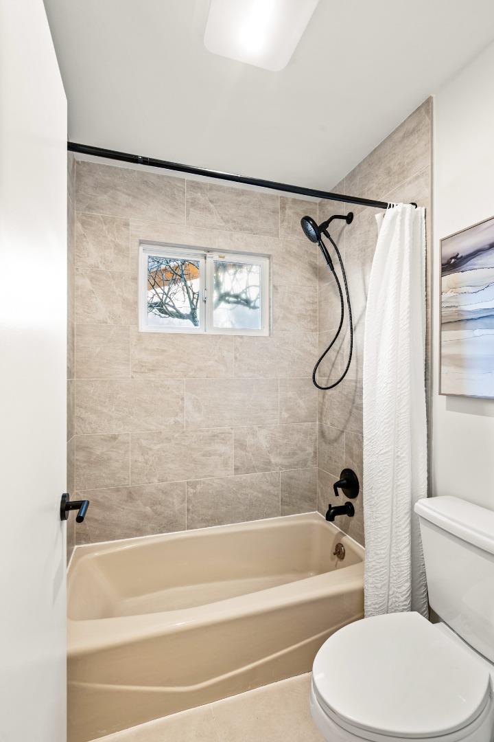 22044 Creekside Court