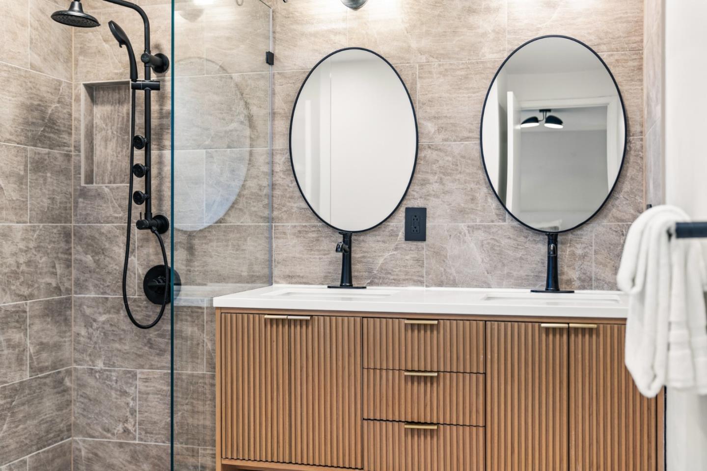 22044 Creekside Court