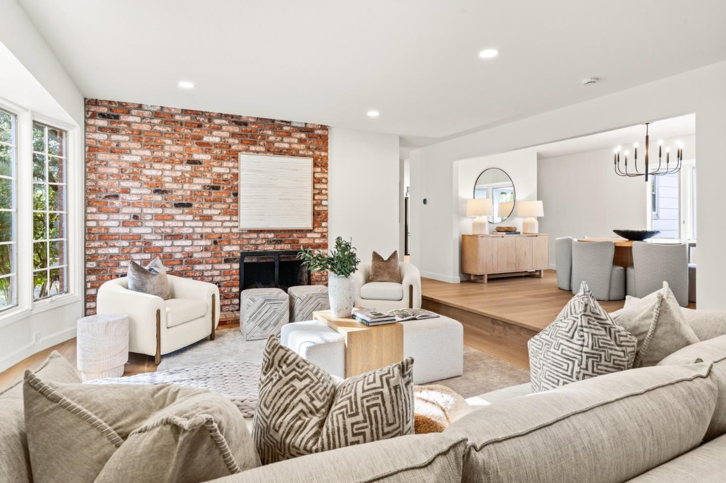 22044 Creekside Court