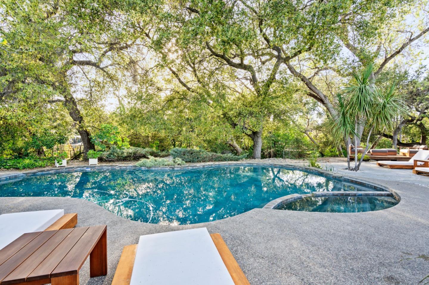 22044 Creekside Court