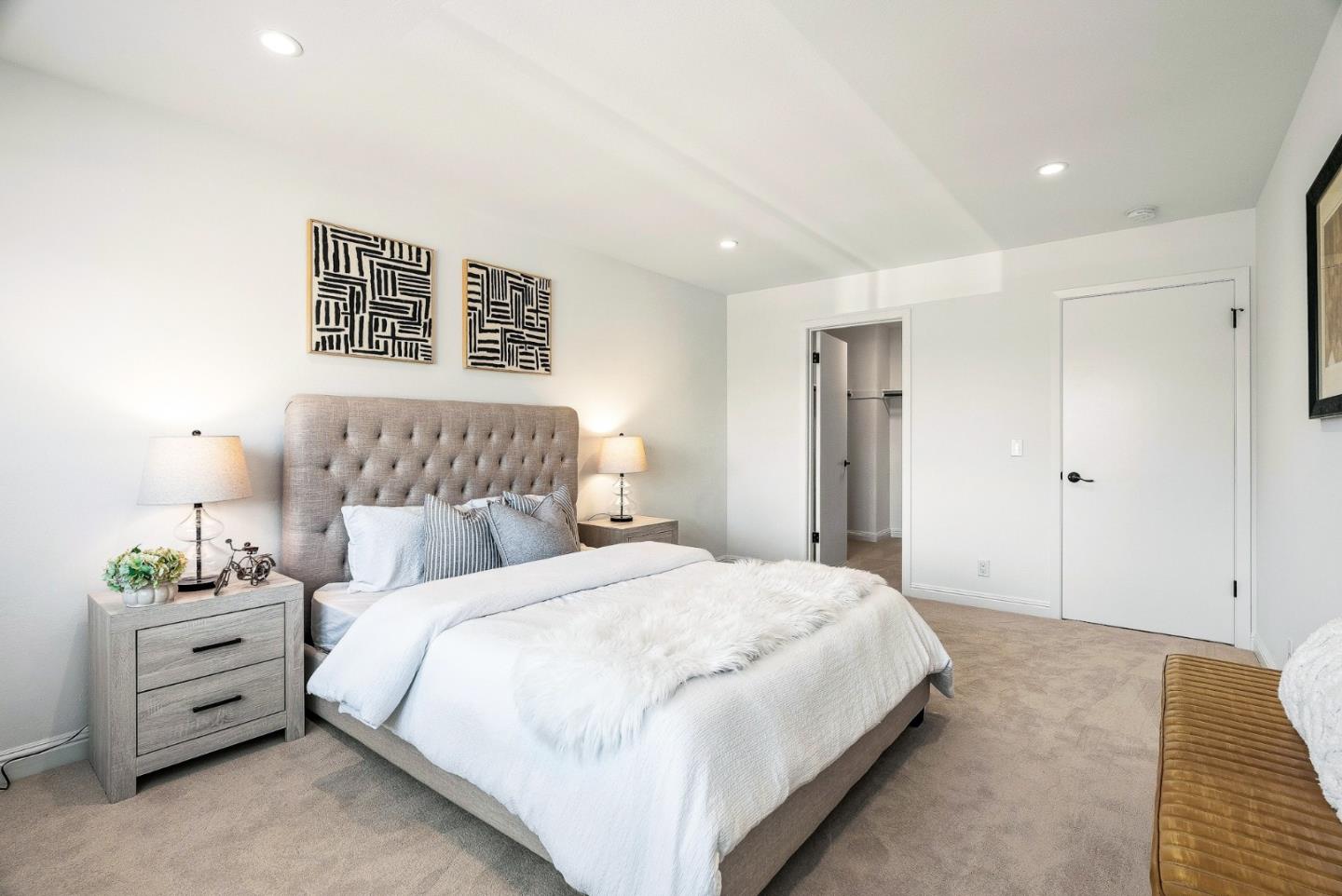 344 West Oakwood Boulevard