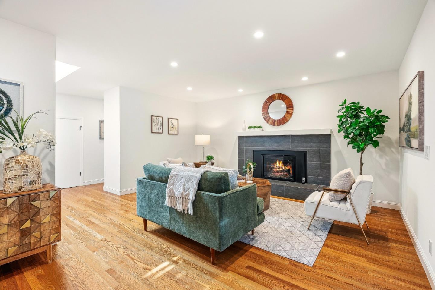 344 West Oakwood Boulevard