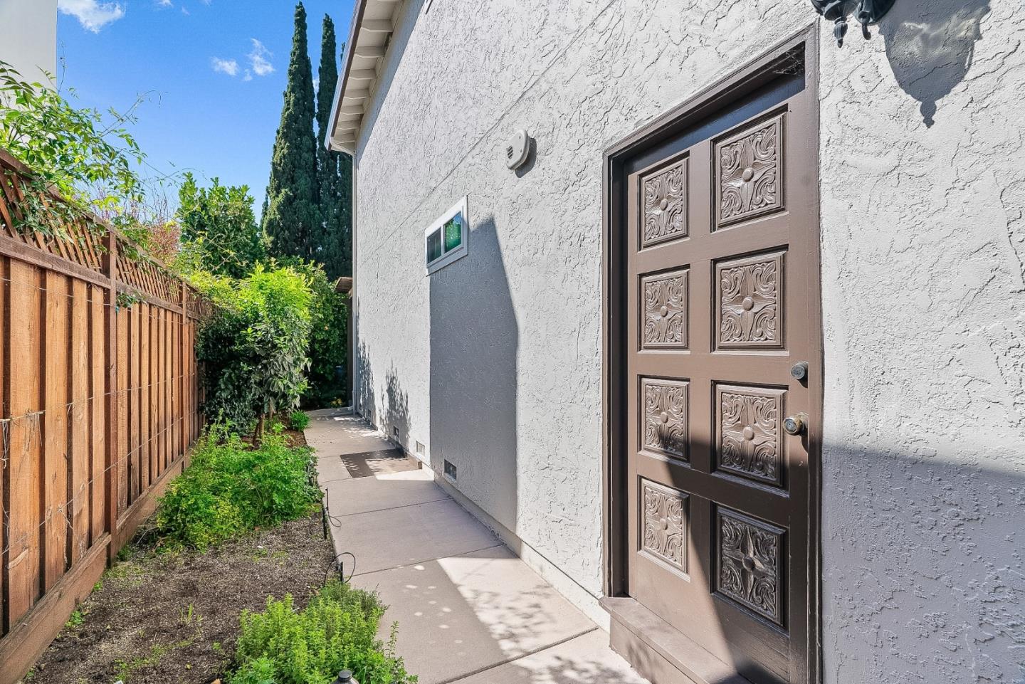 344 West Oakwood Boulevard