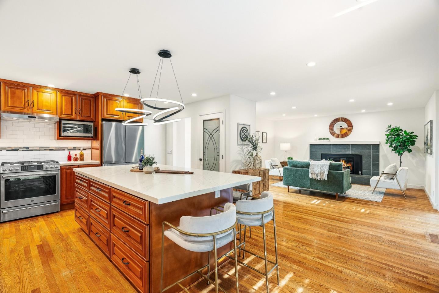 344 West Oakwood Boulevard