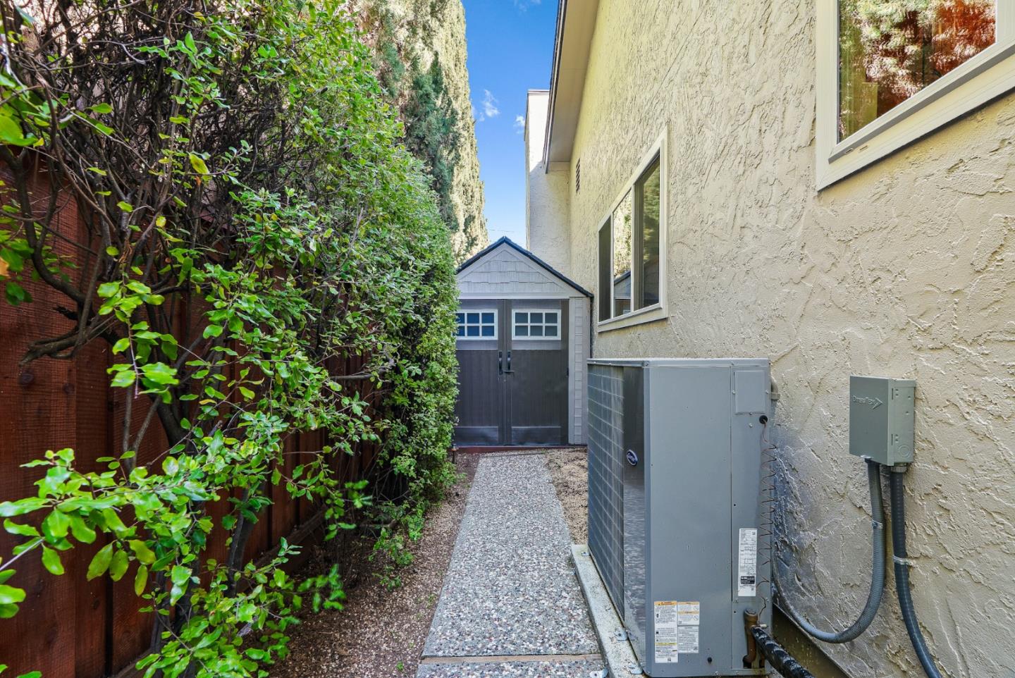 344 West Oakwood Boulevard