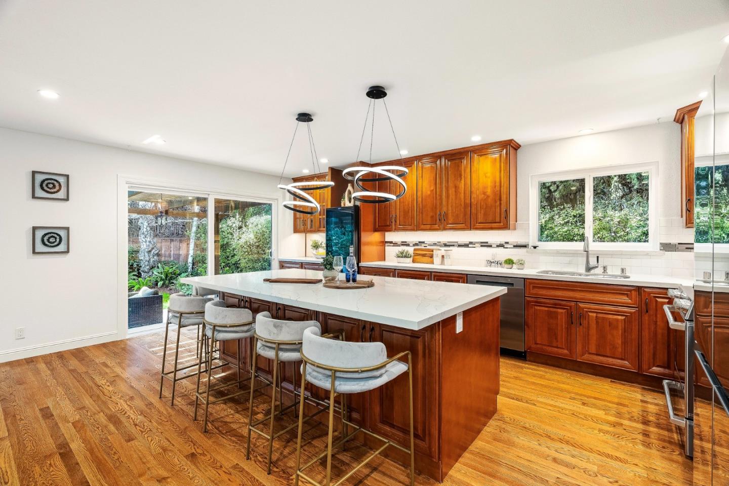 344 West Oakwood Boulevard