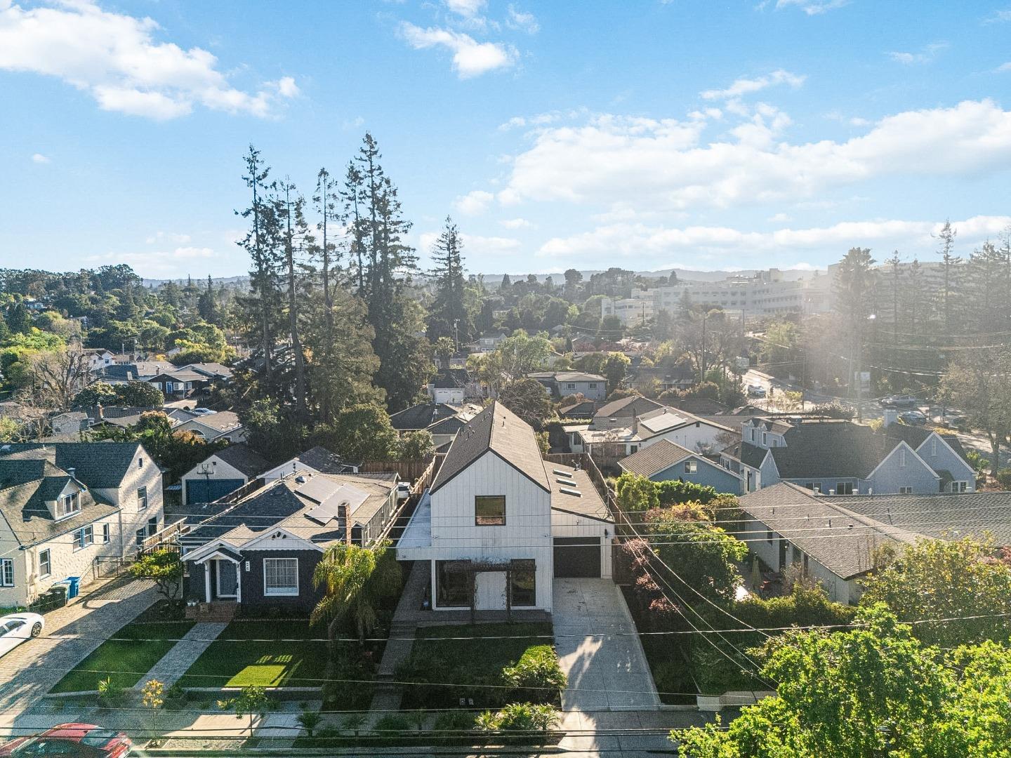 16 Hillview Avenue
