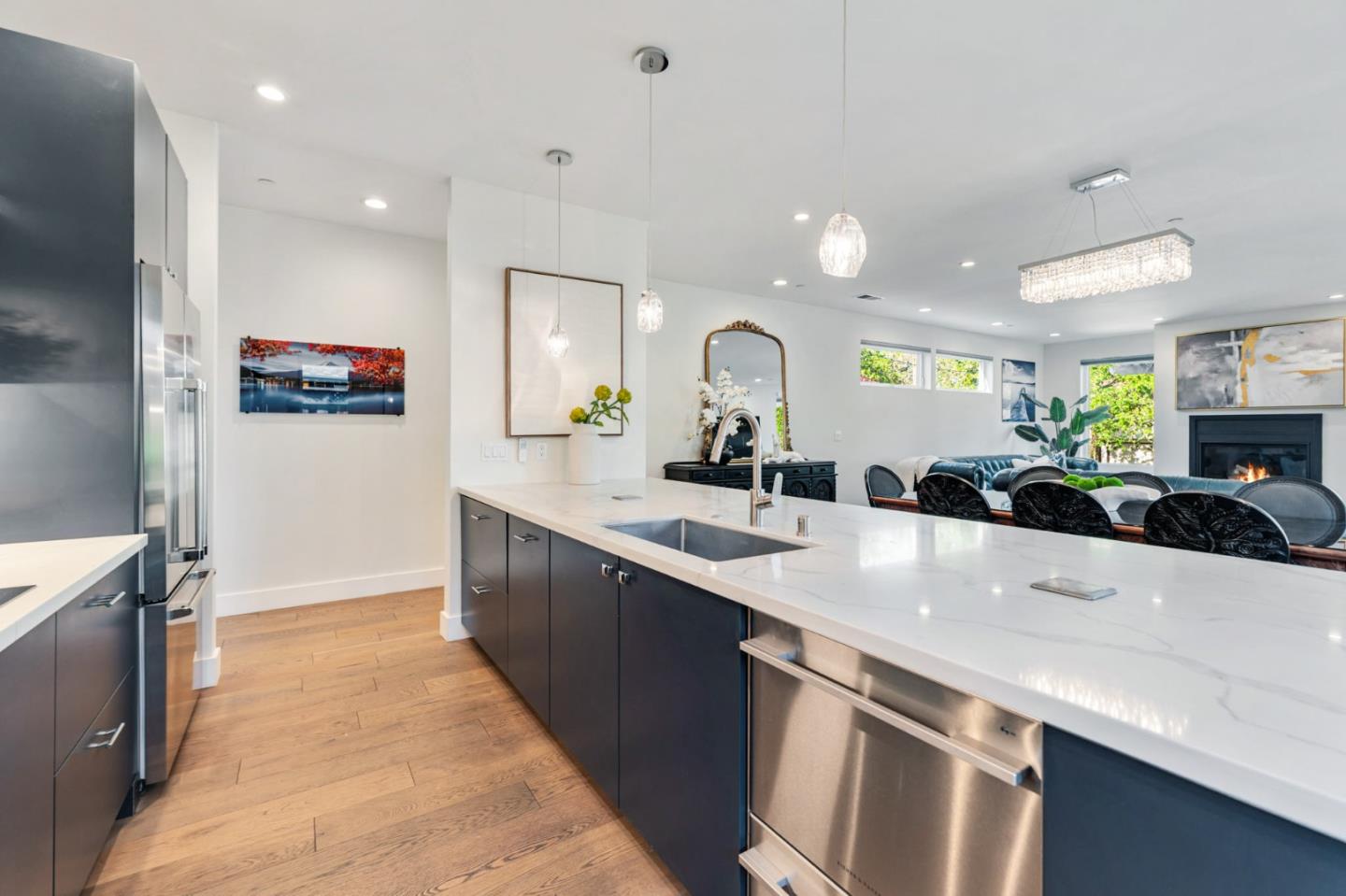16 Hillview Avenue