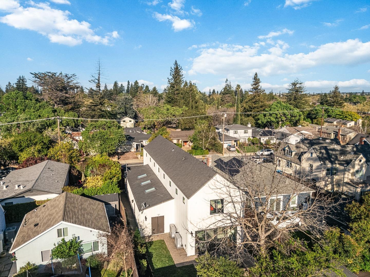 16 Hillview Avenue