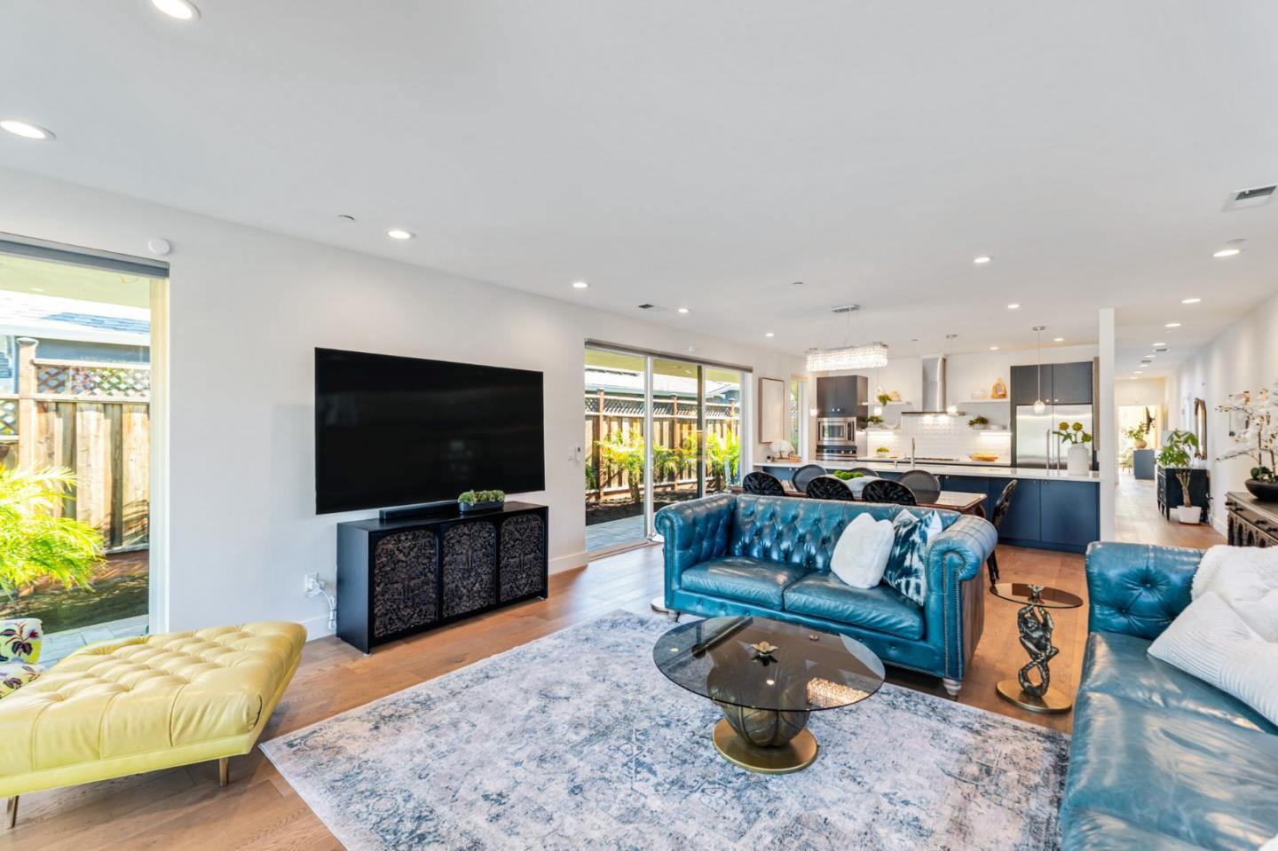 16 Hillview Avenue