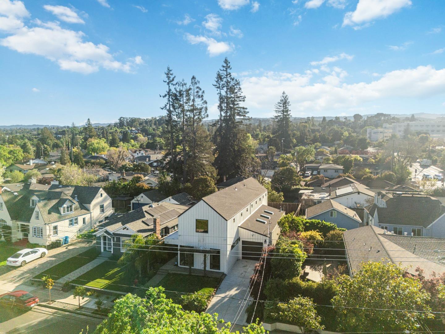 16 Hillview Avenue