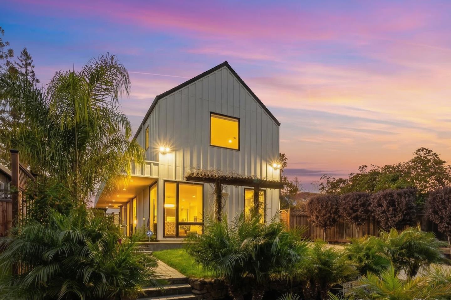 16 Hillview Avenue