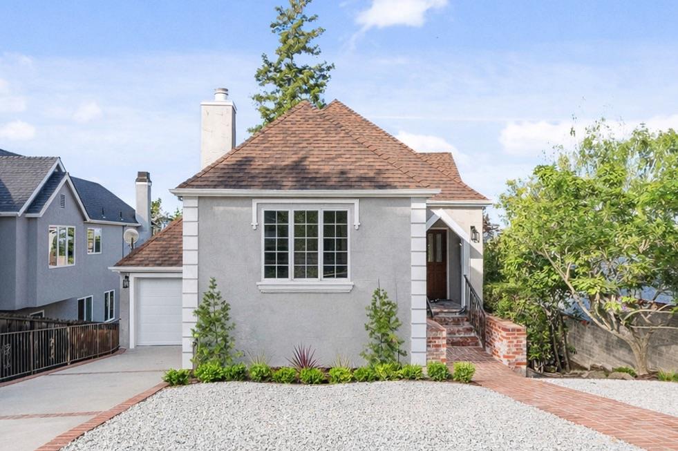 1466 Alvarado Avenue