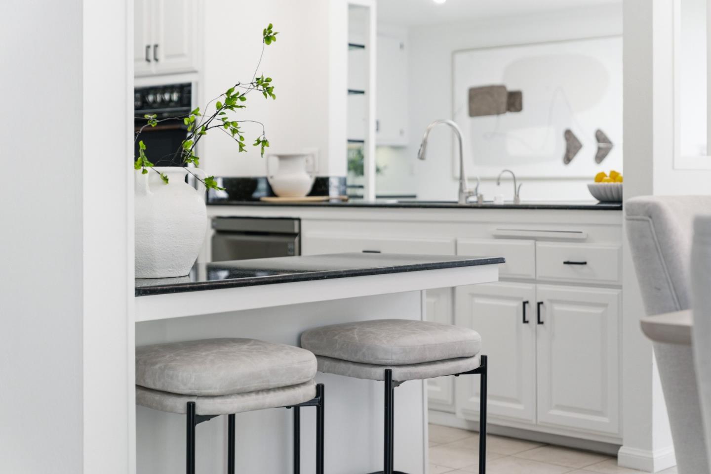 1460 Murchison Drive