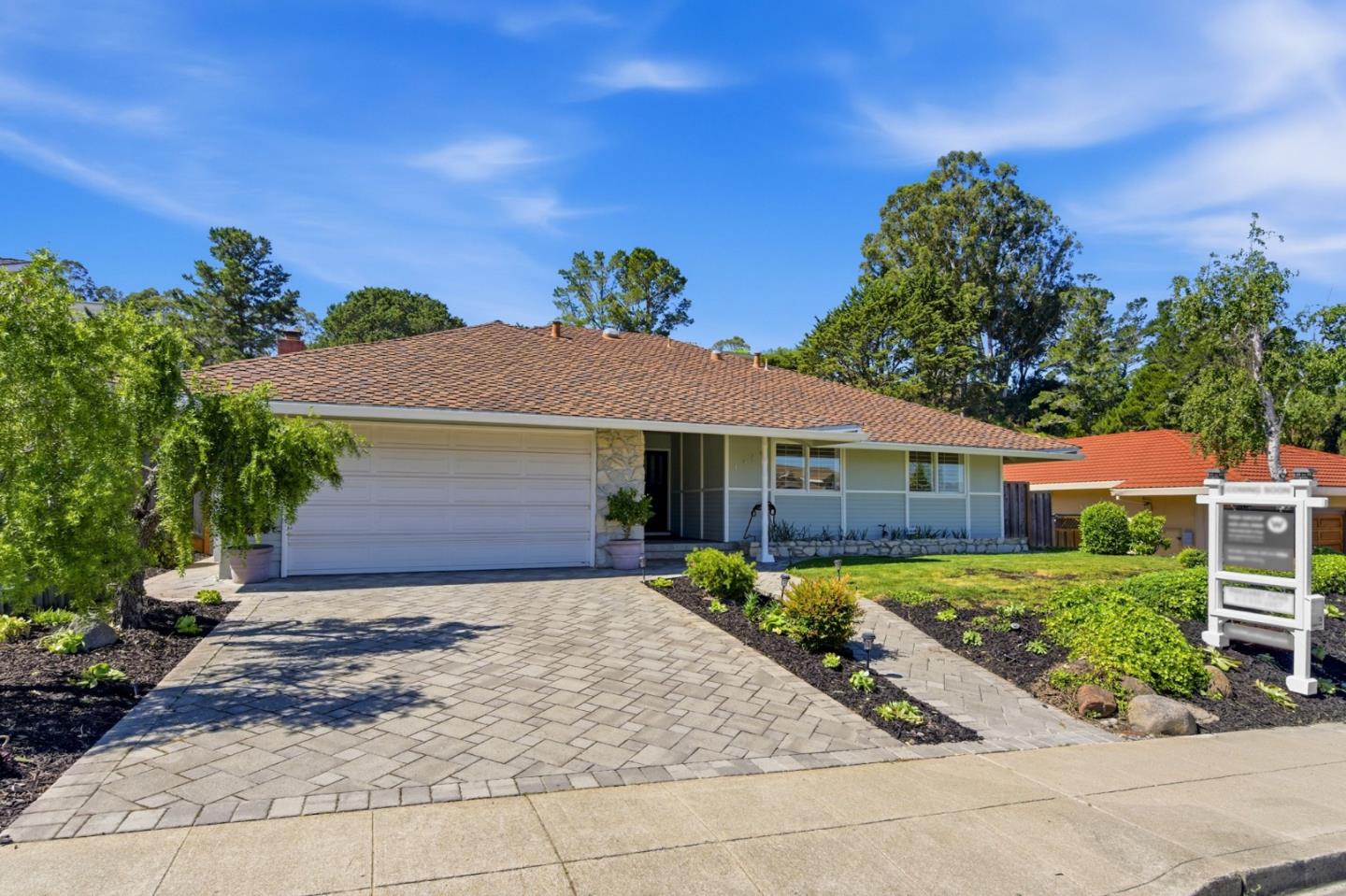 1460 Murchison Drive