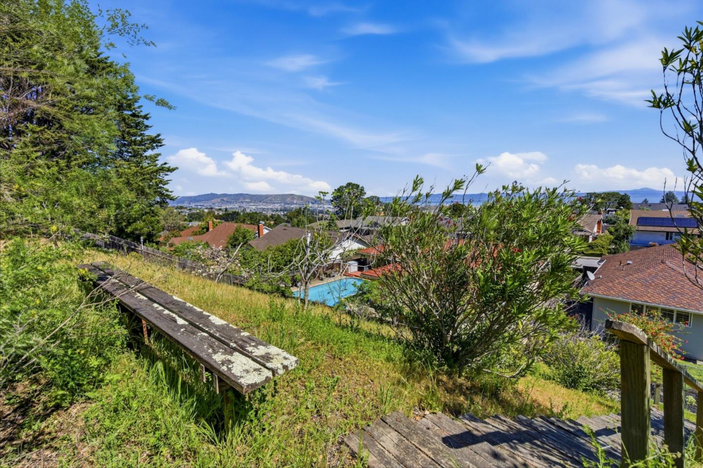 1460 Murchison Drive