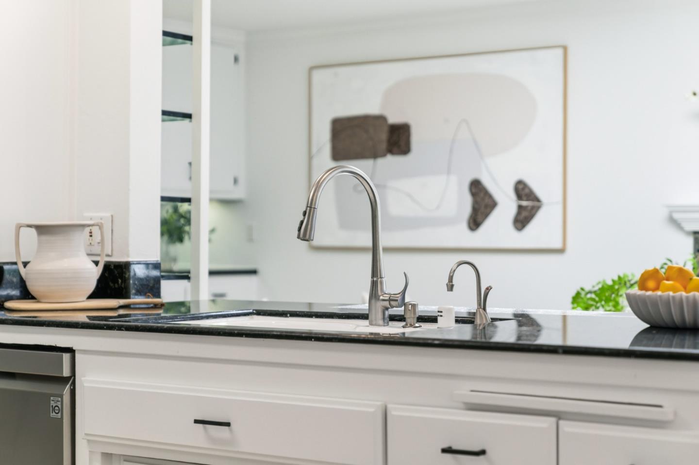 1460 Murchison Drive