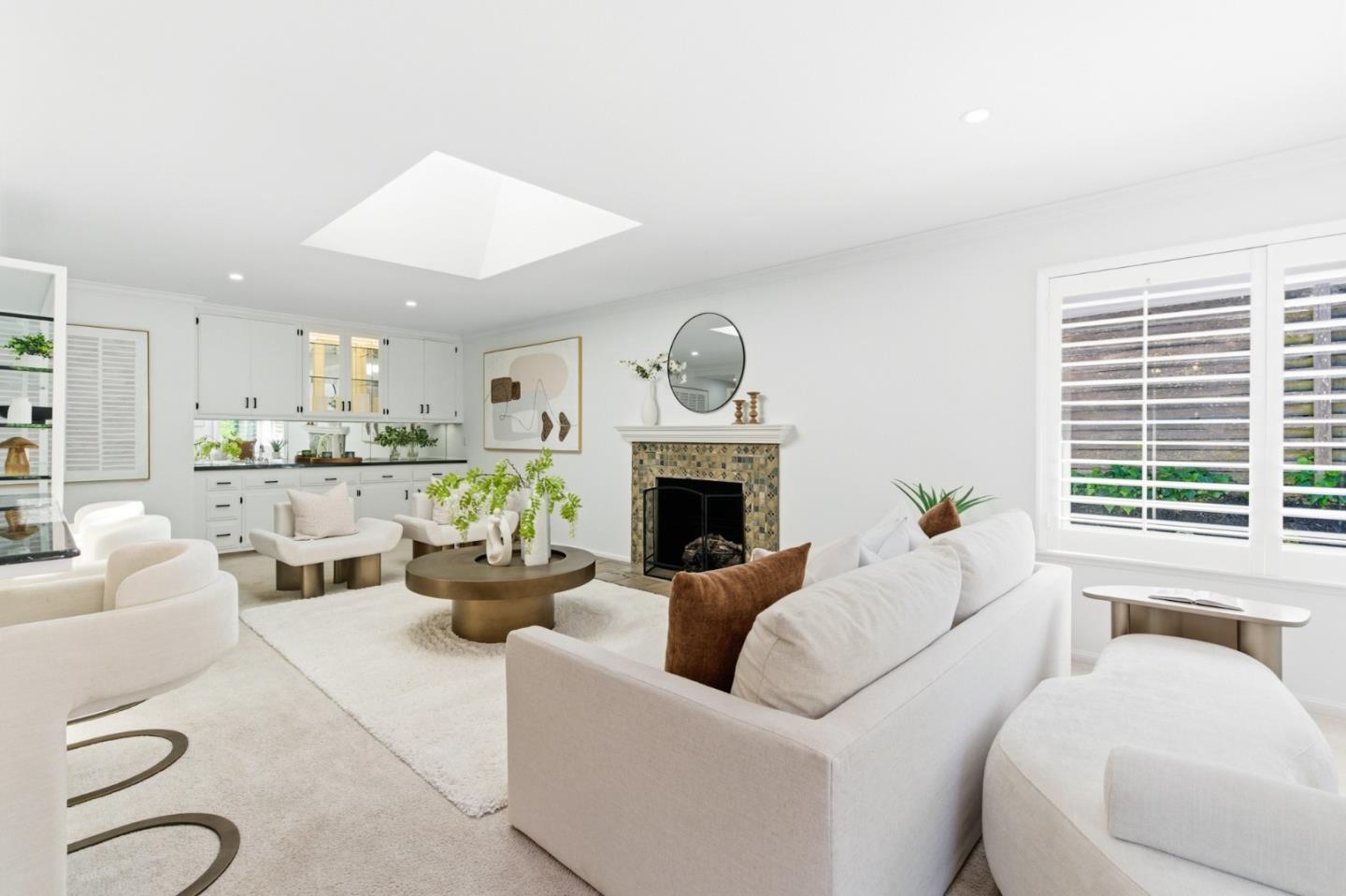 1460 Murchison Drive