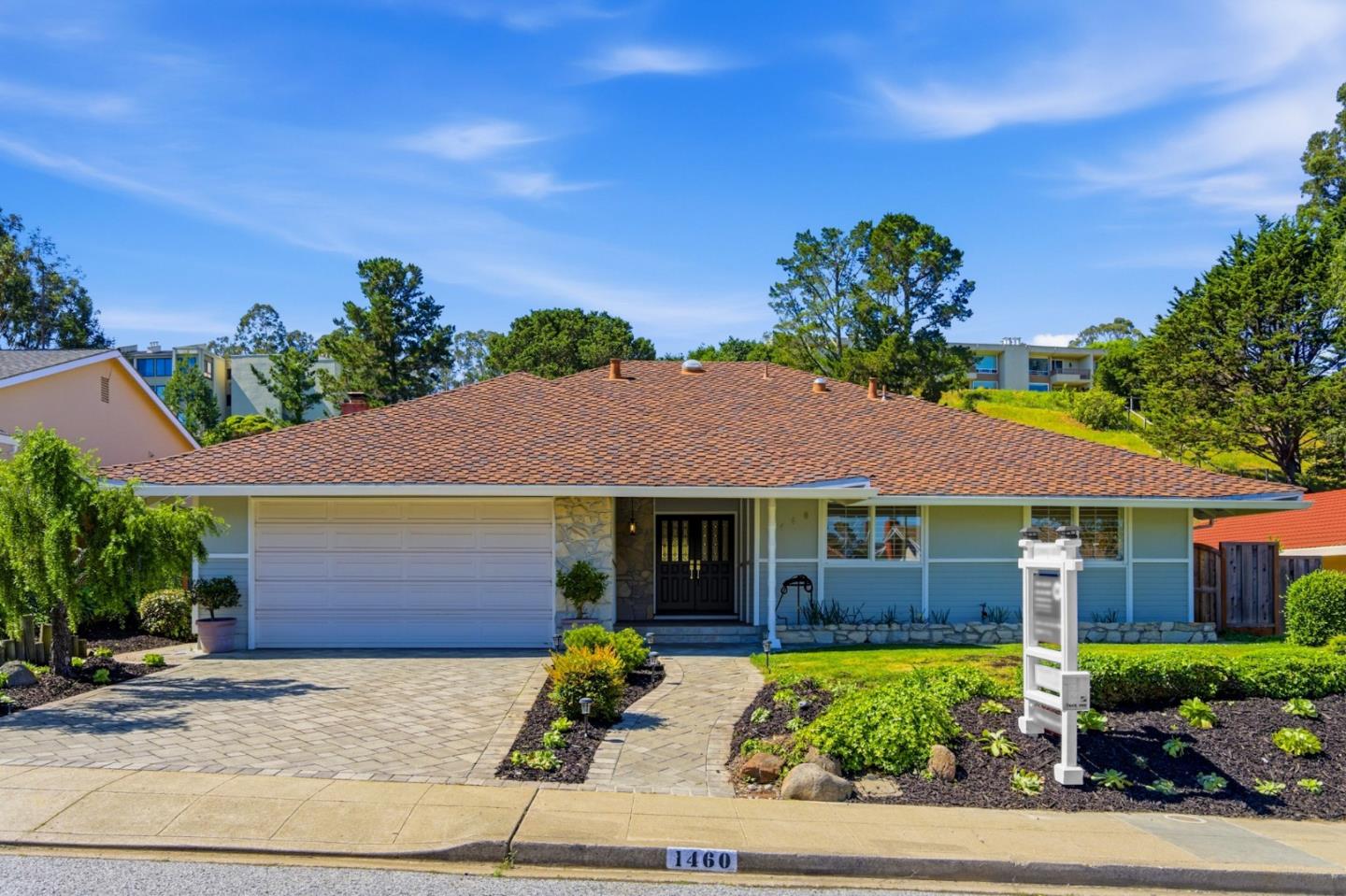 1460 Murchison Drive