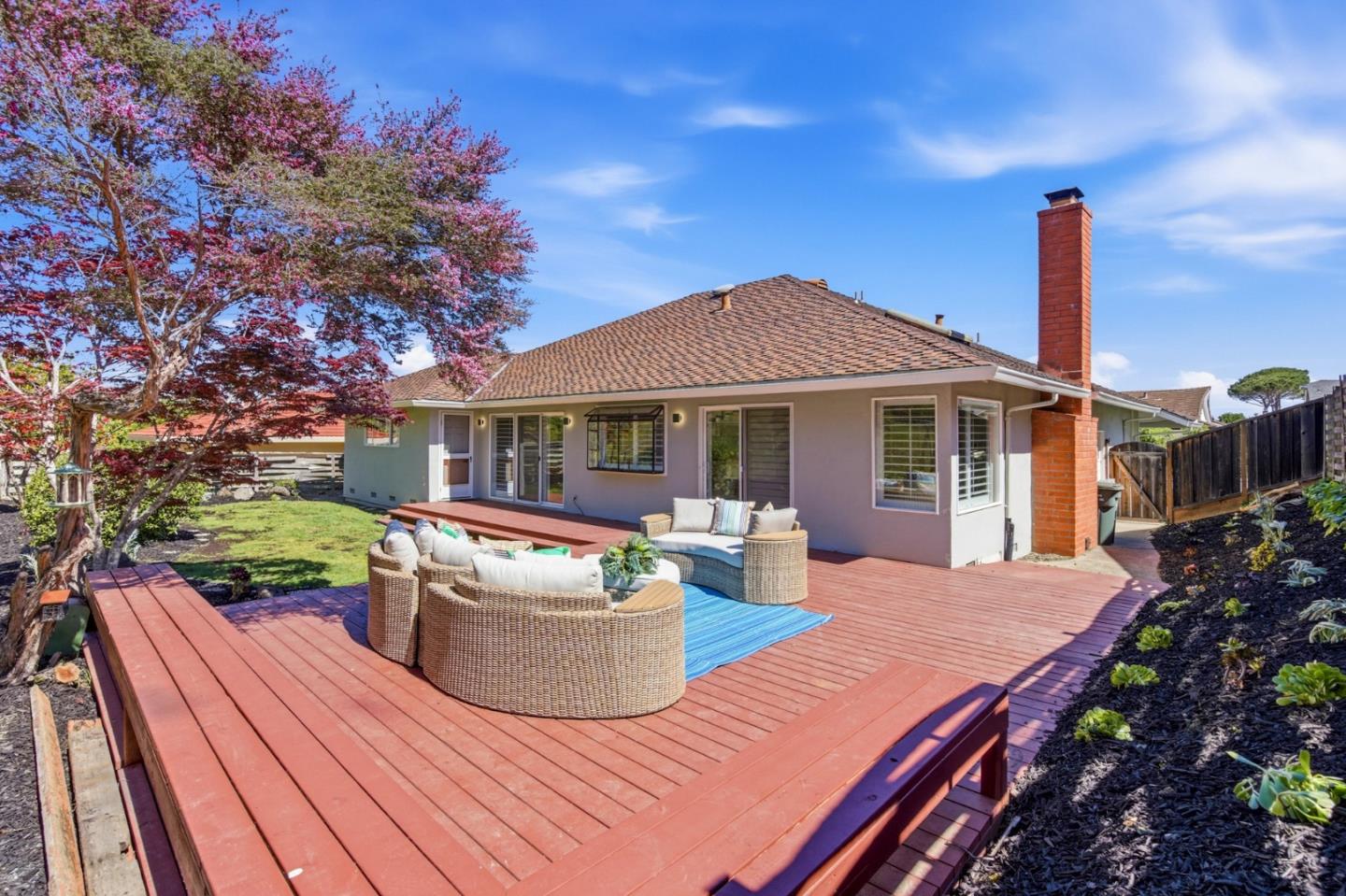1460 Murchison Drive