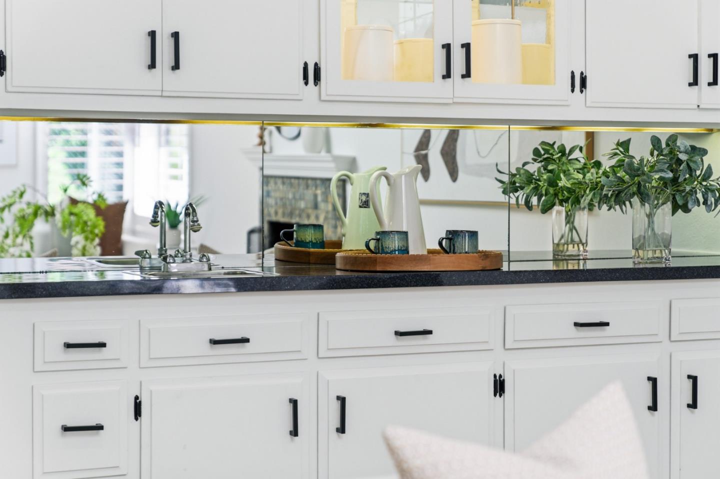 1460 Murchison Drive